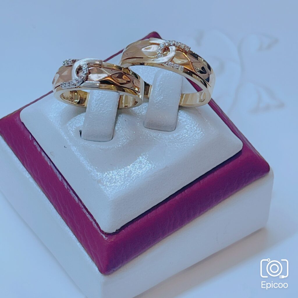 Nhẫn cưới vàng ý 18k VQ01